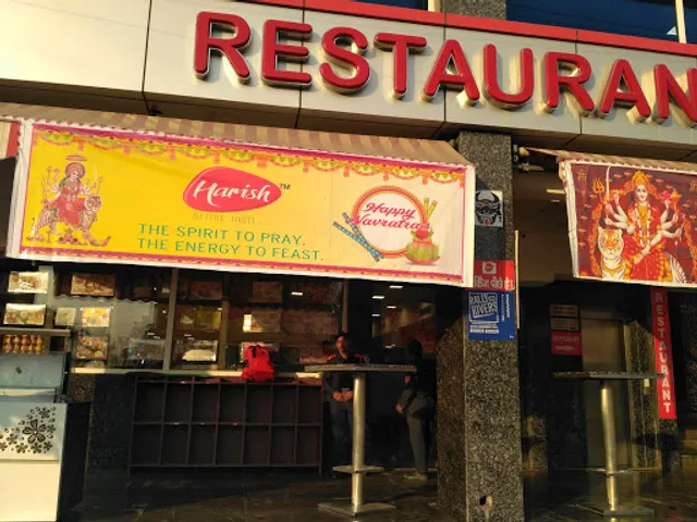 Harish Bakers & sweets Sadar Bazar