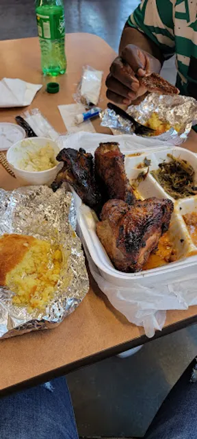 Budsy's BBQ @ Legends