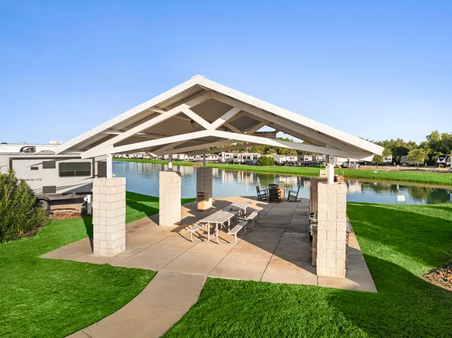 Highway 6 RV Resort by QRV