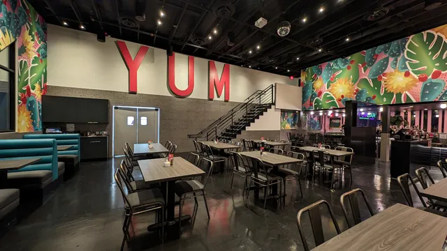 Royale Kitchen + Cocktails