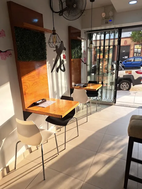 HANA SUSHI & NIKKEI CUISINE