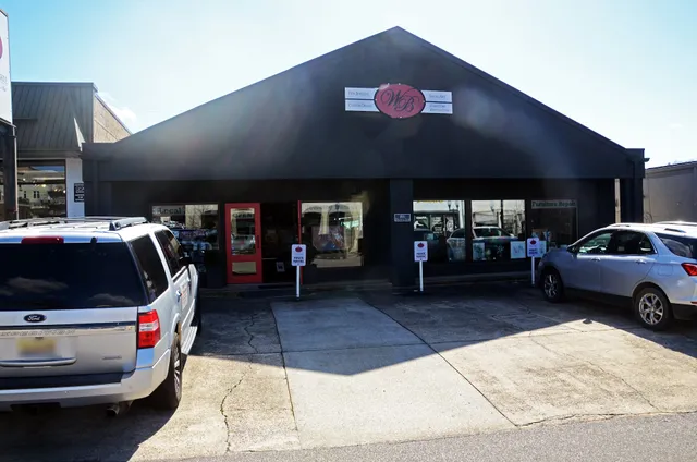 Wallace-Burke Fine Jewelry, Collectibles and Furniture Restoration