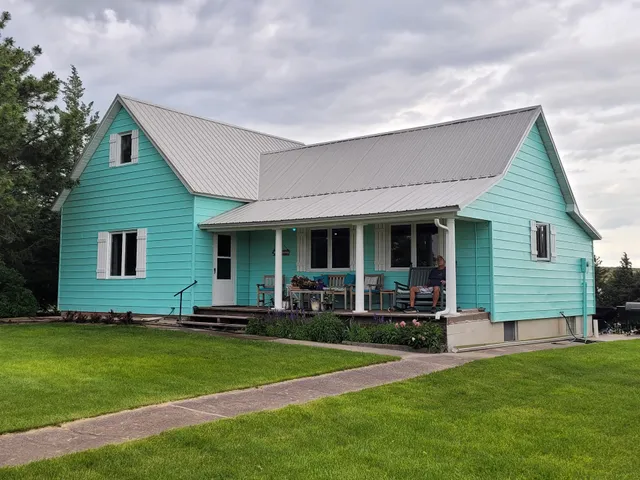 Farmhouse at Lake Mac