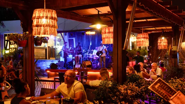 Side Beach Club Restaurant