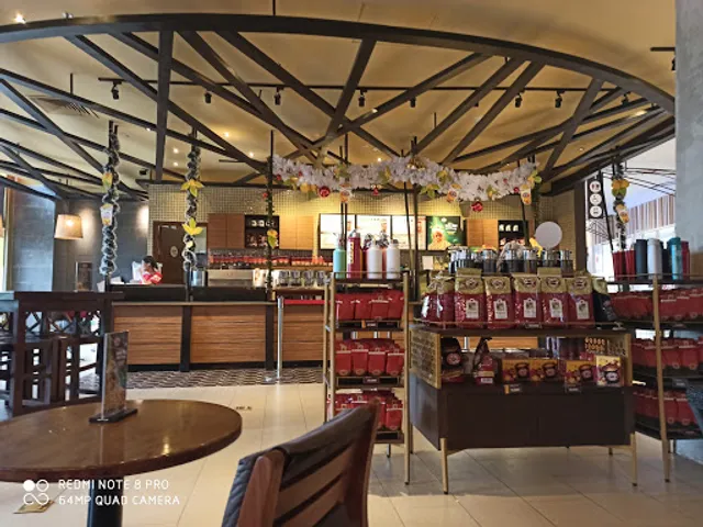 Highlands Coffee Aeon Canary Bình Dương