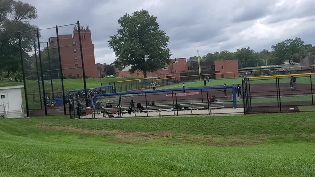 Albertus Magnus College