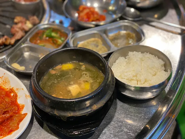 돈돼지참숯뒷고기