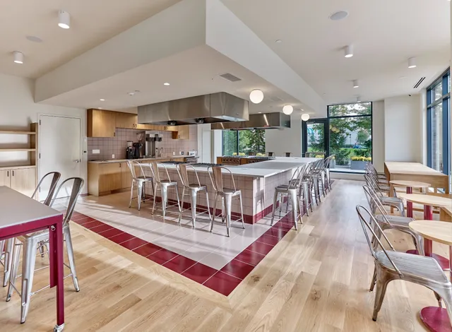 Hudson Table Stamford