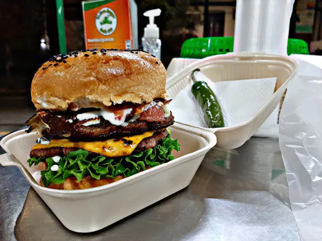 La Rana Burguer Av. Periodismo