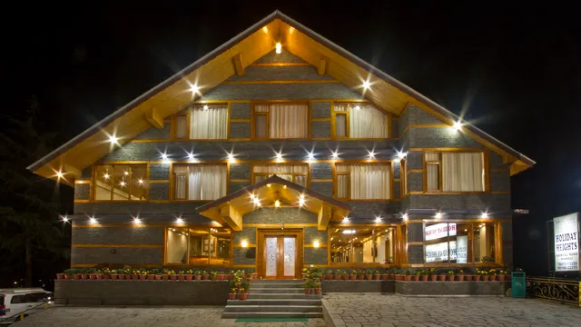 Holiday Heights & Spa Manali