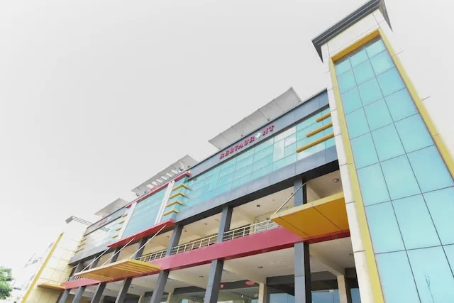 OYO 49917 Hotel Maple Leaf