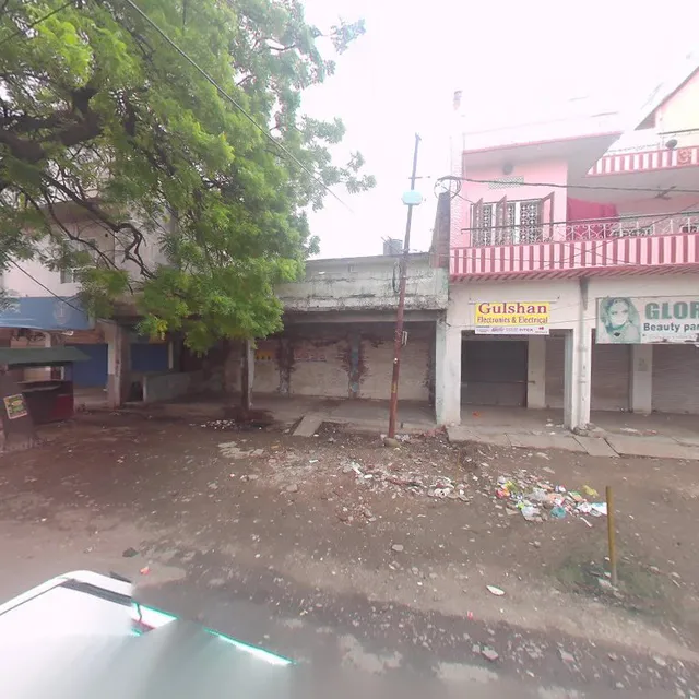 Hideout Lounge & Cafe