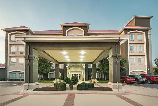 La Quinta Inn & Suites by Wyndham San Antonio Northwest