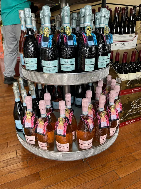 Kiana Wine and Liquor