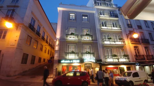 4 Places Lisbon Apartments