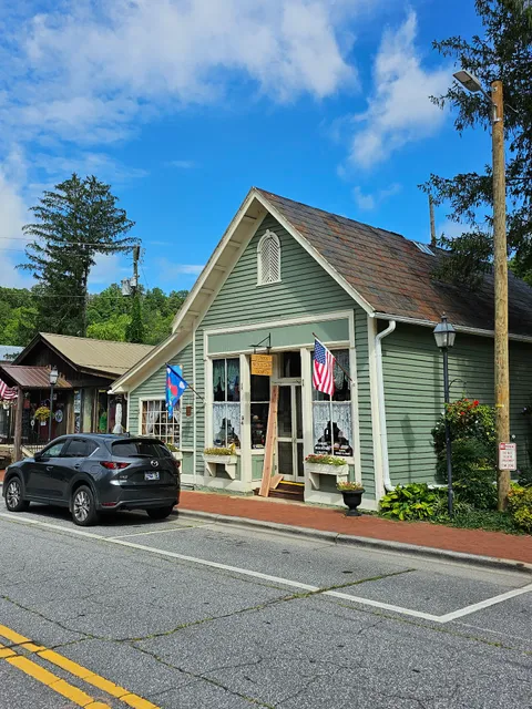 Lazy Bear General Store & Ice Cream