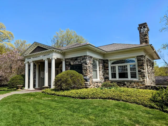 Gunn Memorial Library