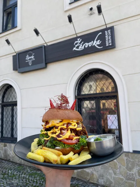 Restaurace a Selfie Cafe Žárovka