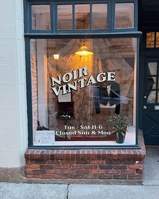 Noir Vintage & Company