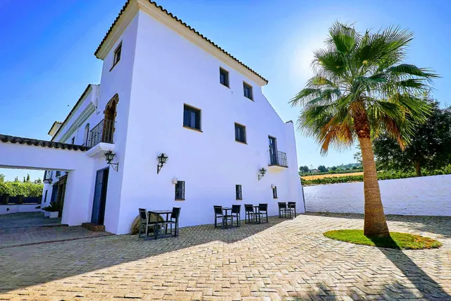 HOTEL RONDA MOMENTS - FREE PRIVATE PARKING