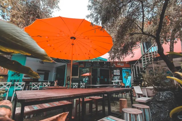 Islander Hostel & Dive School