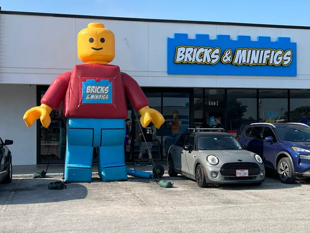 Bricks & Minifigs Meyerland