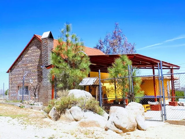 Cabaña casa amarilla