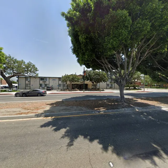 Shangri-Lodge Apartment Hotel