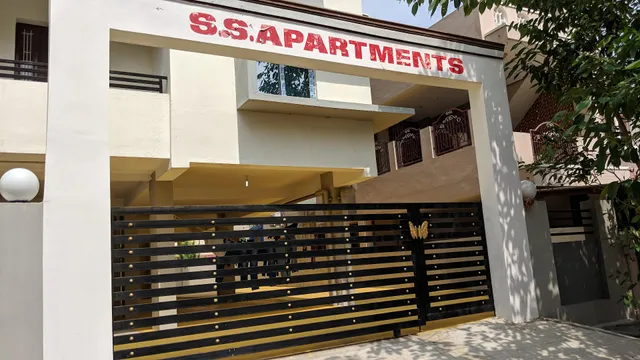 OYO 37209 Fortune Apartment