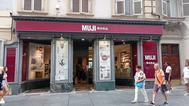 MUJI