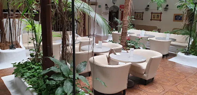 Don Carlos Tapas y Vinos