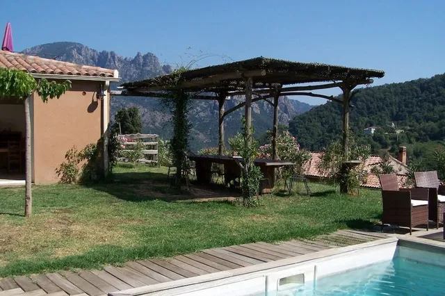 Domaine U Bugnu (maisondhôtes) piscine