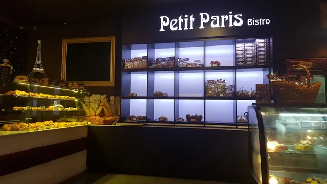 Petit Paris Bistró