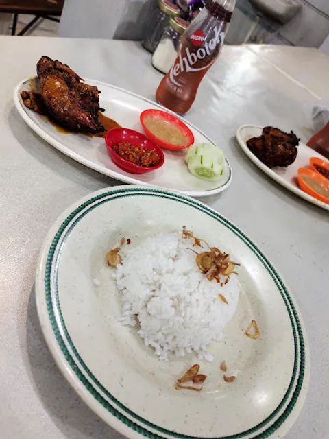 Nasi Uduk Kebon Kacang Ibu Ning Nung