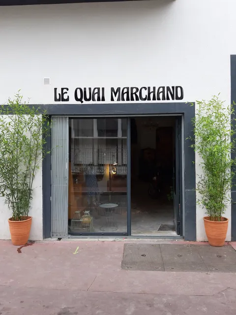 LE QUAI MARCHAND brocante/antiquités/friperie/débarras