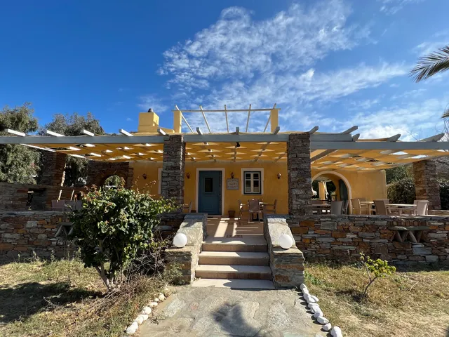 Cavo Perlevos Studios