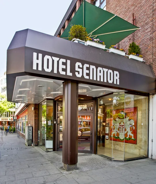 Hotel Senator