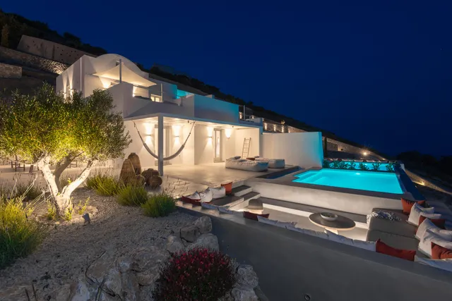 Santorini Heights Luxury Suites