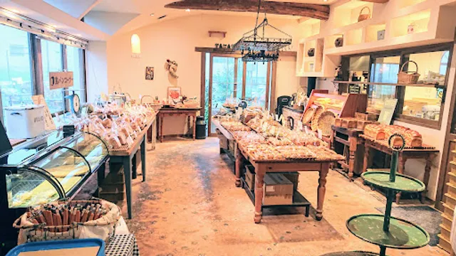 黒猫ベーカリー