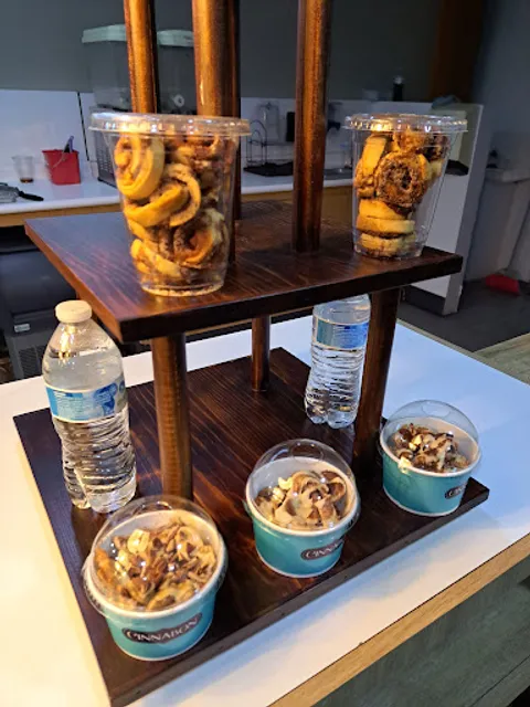 Cinnabon Café Bakery