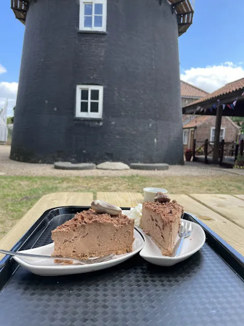 Alford Five Sailed Windmill & Sail Shed Cafe
