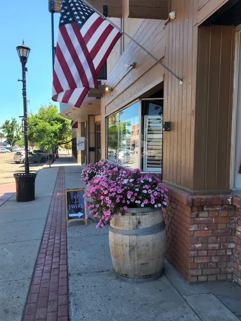 Swirl Wine Shop & Lounge