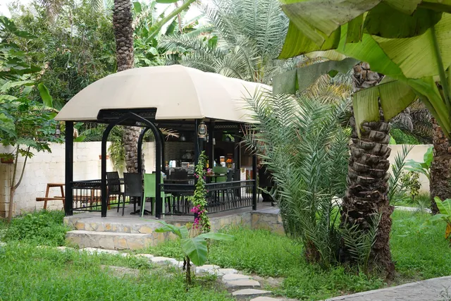Date Palm Inn