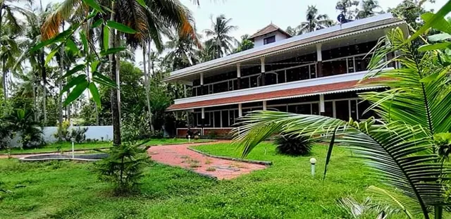 M R Beach And Cottages