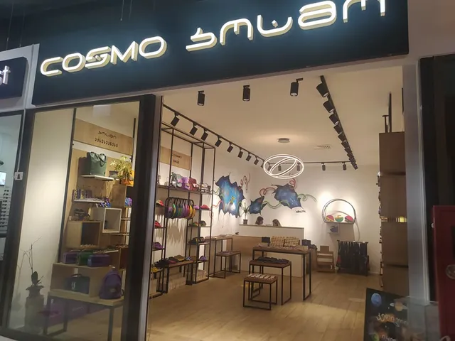 Leather Bags and Purses - Leather goods by COSMO