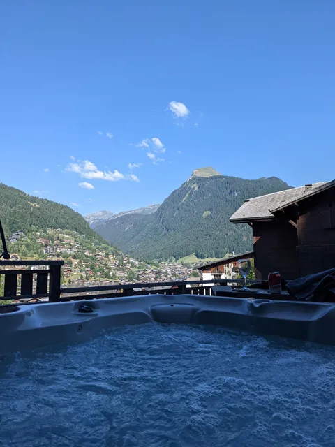 Elevation Alps, Altaka 1