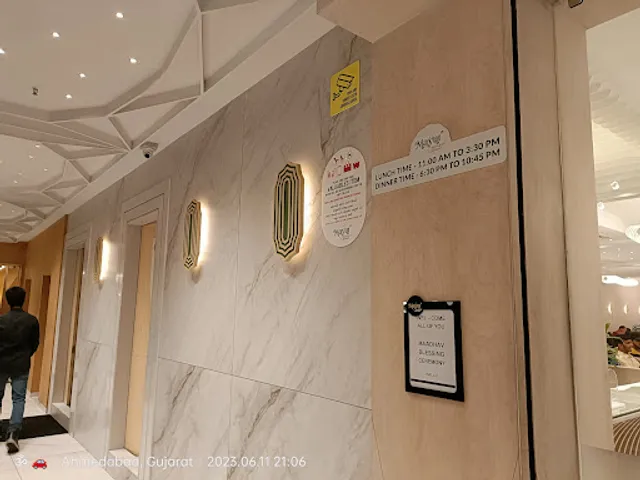 Mayur Restaurant & Banquet