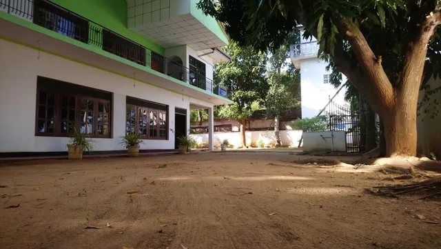 Weerawila White House Hotel