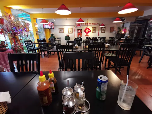 Le Hanoi Vietnamese Restaurant