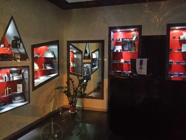 Beez store Siracusa piazza Adda